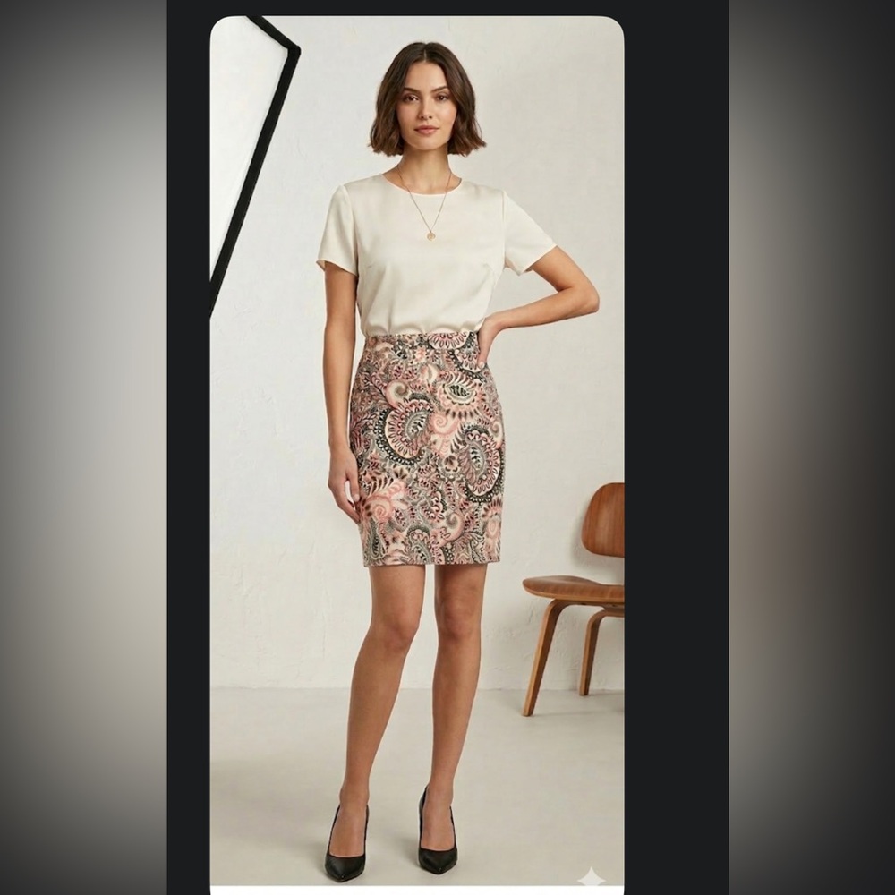 NWT Van Heusen Studio Paisley Pencil Skirt Size 6 - Coral Sage‎ Black